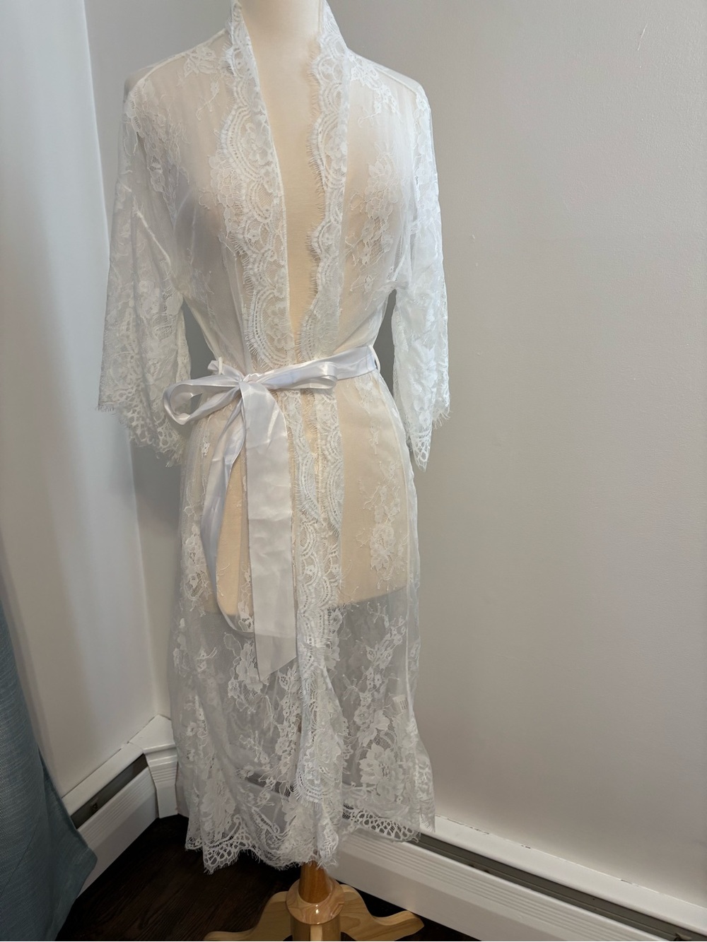 Sheer Lace Kimono Robe with Satin Tie - White